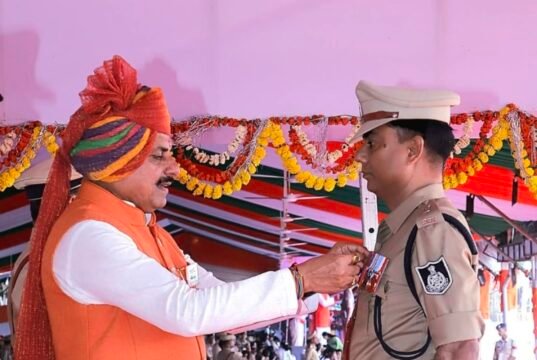 सराहनीय सेवा के लिए एएसपी आशीष खरे राष्ट्रपति पदक से सम्मानित, छिंदवाड़ा का बढ़ाया गौरव