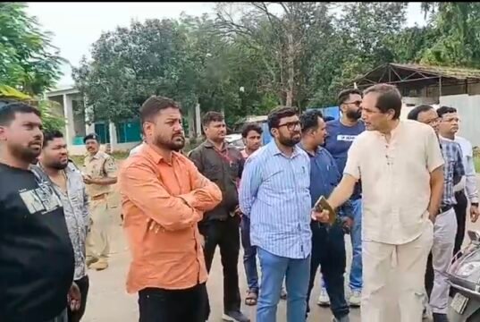 एसएनसीयू हादसे के बाद सांसद ने किया जिला अस्पताल का निरीक्षण