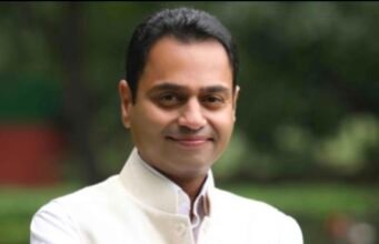 नारों और कागजों में सिमटकर रह गई शिक्षा व्यवस्था : नकुलनाथ12 वर्षों में कुल बजट में शिक्षा मंत्रालय का हिस्सा 4.6 प्रतिशत से घटकर 2.5 प्रतिशत रहने का दावा