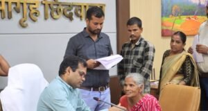 जनसुनवाई में 139 आवेदकों की समस्याएं सुनीं कलेक्टर हरेंद्र नारायन ने