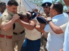सेवा ज्योति यात्रा के कार्यक्रम में हंगामा, युवक ने एलईडी स्क्रीन पर फेंका टैब,