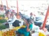 गुरैया जैविक हाट में बढ़ी सब्जियों की आवक, एक घंटे में बिक रही किसानों की उपज…
